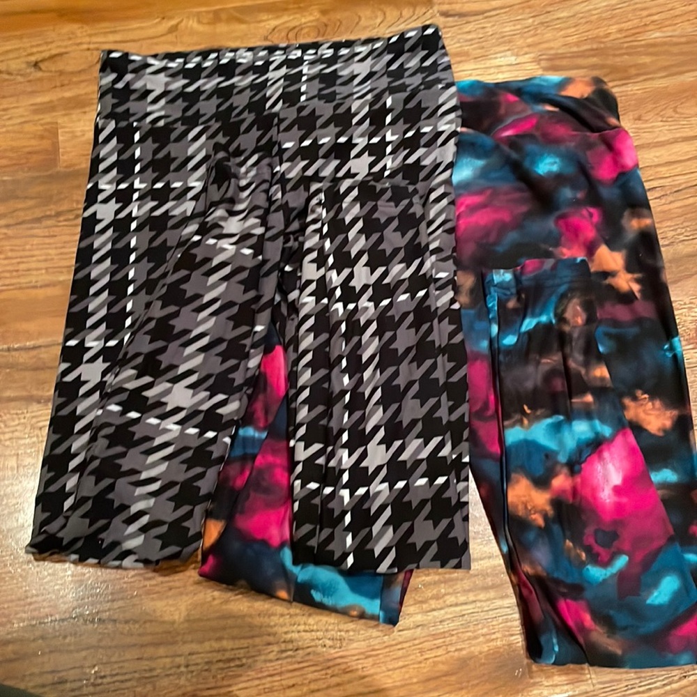 Both pairs of Leggings